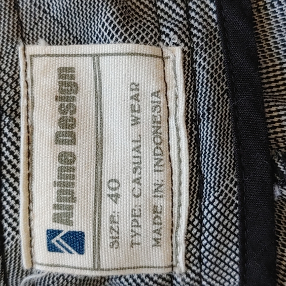 Men's Shorts Resort Wear - Picture 3 of 5